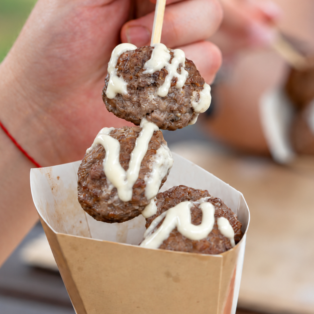 Polpette con Salsa al Pecorino